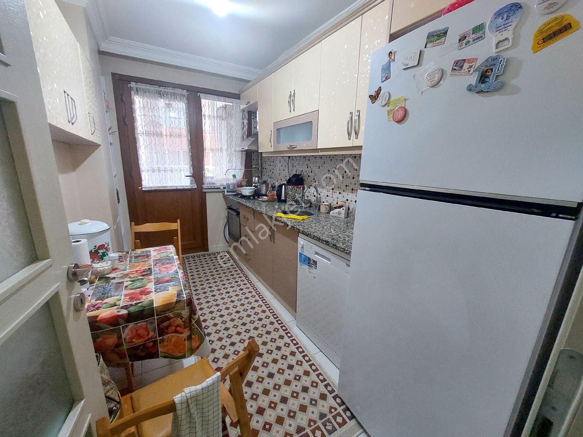 Gaziosmanpaşa Küçükköy Yeni Mah Acil Satılık 3.kat 3+1 - Görsel 13