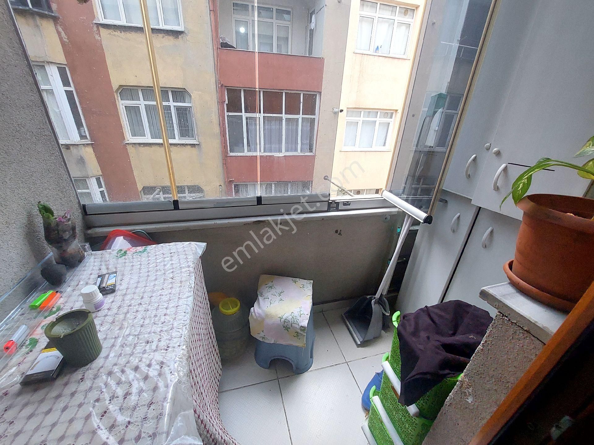 Gaziosmanpaşa Küçükköy Yeni Mah Acil Satılık 3.kat 3+1 - Görsel 18