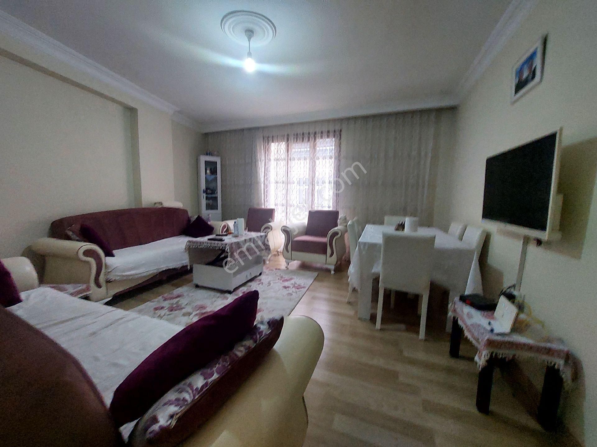 Gaziosmanpaşa Küçükköy Yeni Mah Acil Satılık 3.kat 3+1 - Görsel 3