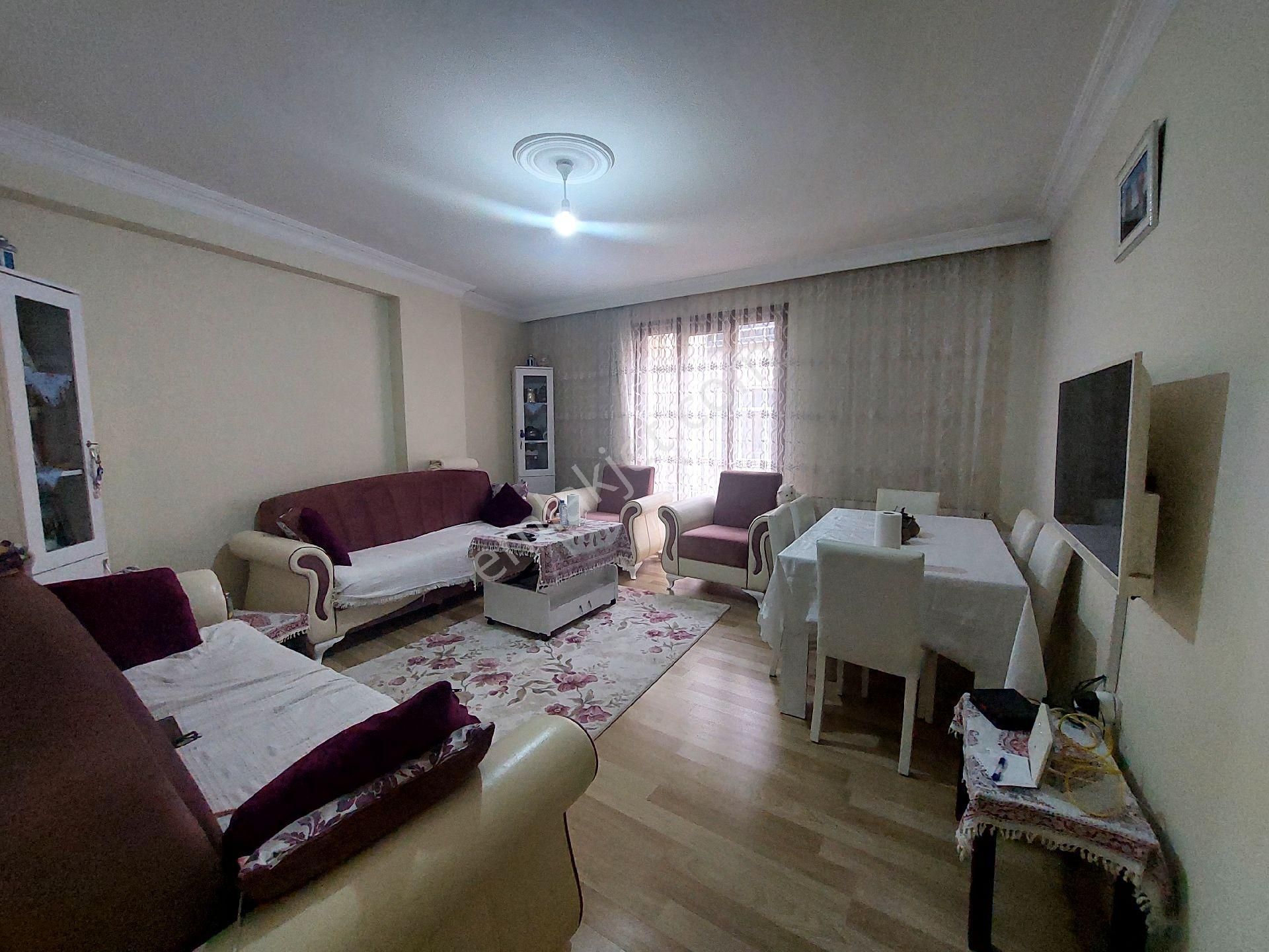 Gaziosmanpaşa Küçükköy Yeni Mah Acil Satılık 3.kat 3+1 - Görsel 4