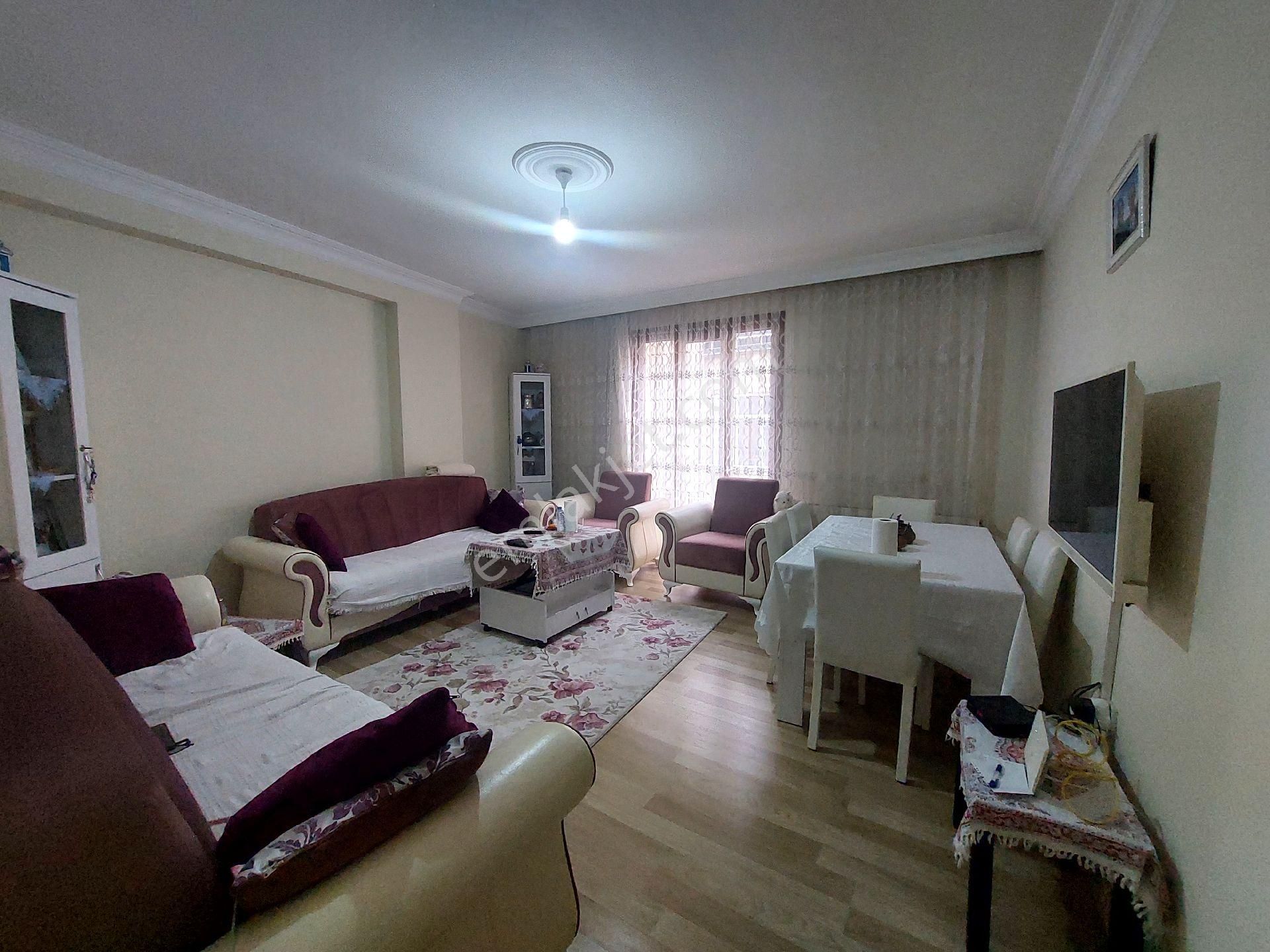 Gaziosmanpaşa Küçükköy Yeni Mah Acil Satılık 3.kat 3+1 - Görsel 5