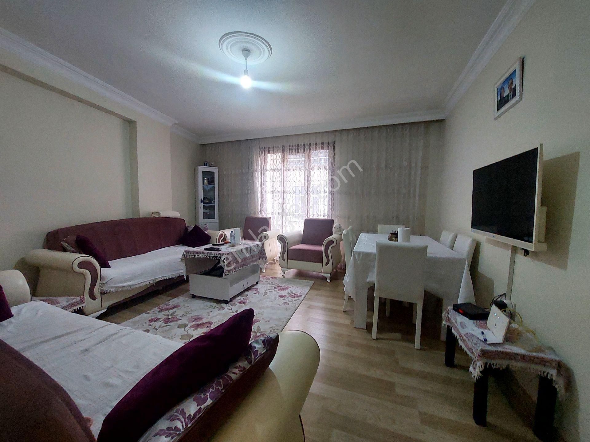 Gaziosmanpaşa Küçükköy Yeni Mah Acil Satılık 3.kat 3+1 - Görsel 2