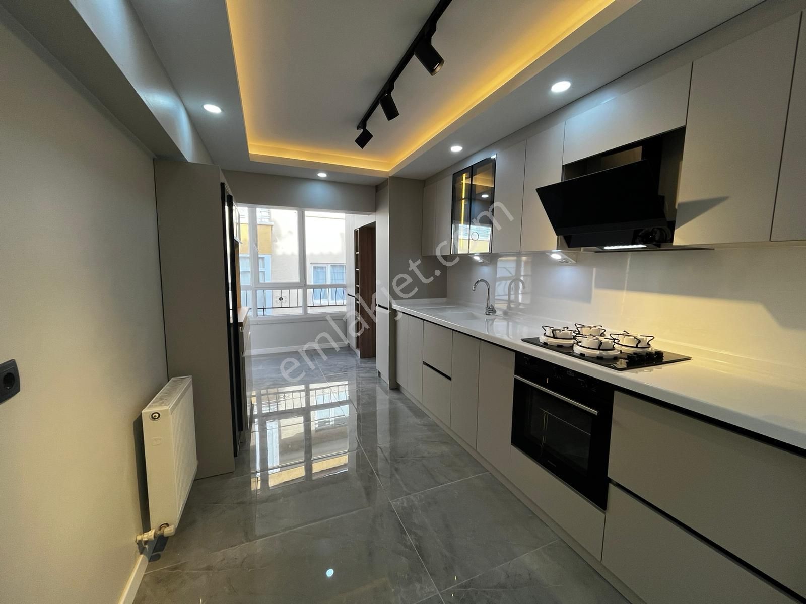 Etimesgut İstasyon Mah De 3+1 Bağımsız Full Yapılı Satılık Daire