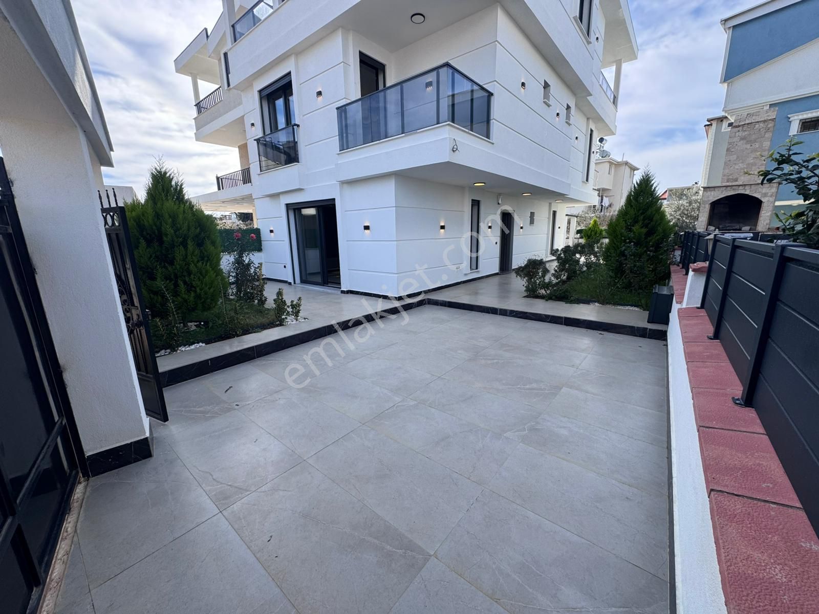 Aydın Didim Altınkum’da Lüks Ve Devasa Havuzlu Otoparklı 5+1 Villa - Görsel 29