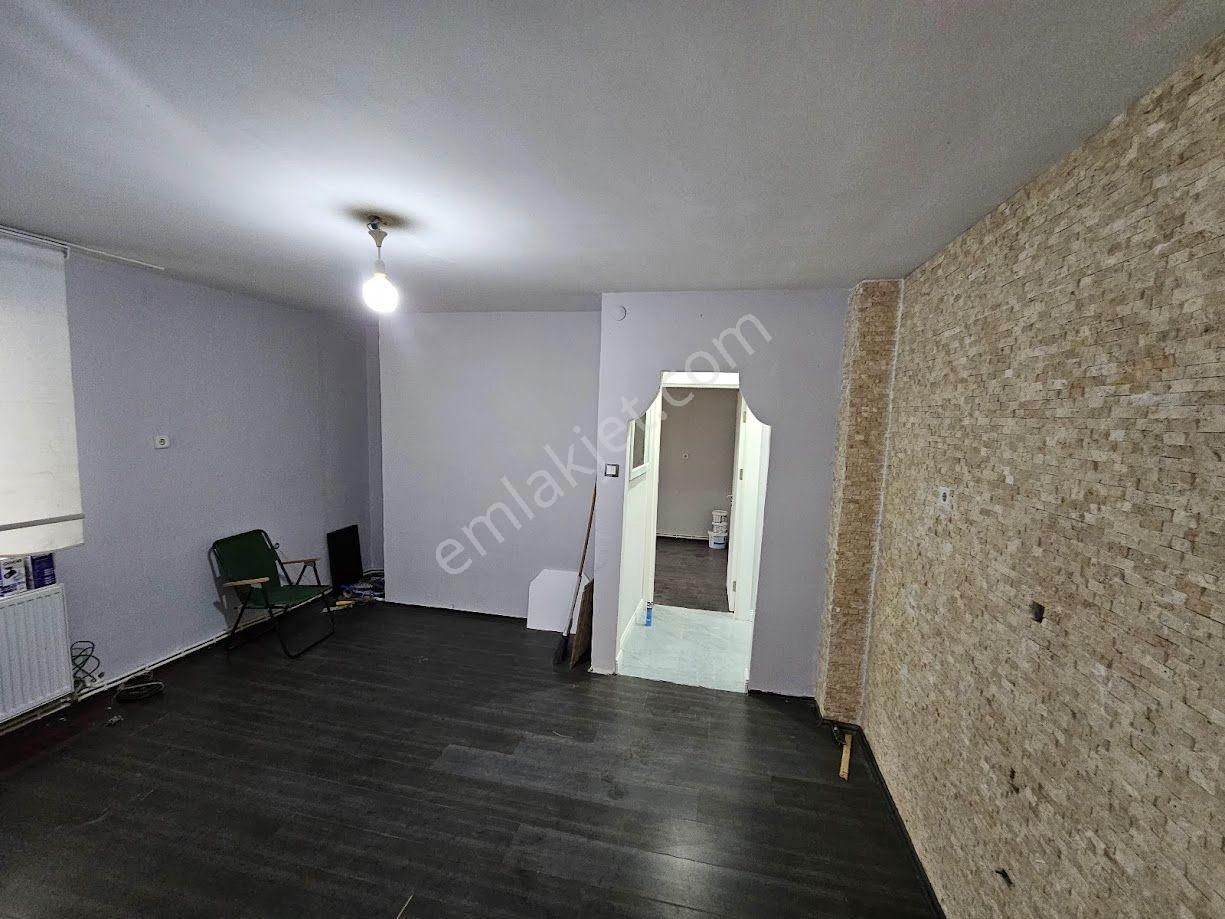 İzkent Cumhuriyet Mah'de Bakımlı ,yüksek Giriş 1+1 Daire - Görsel 4