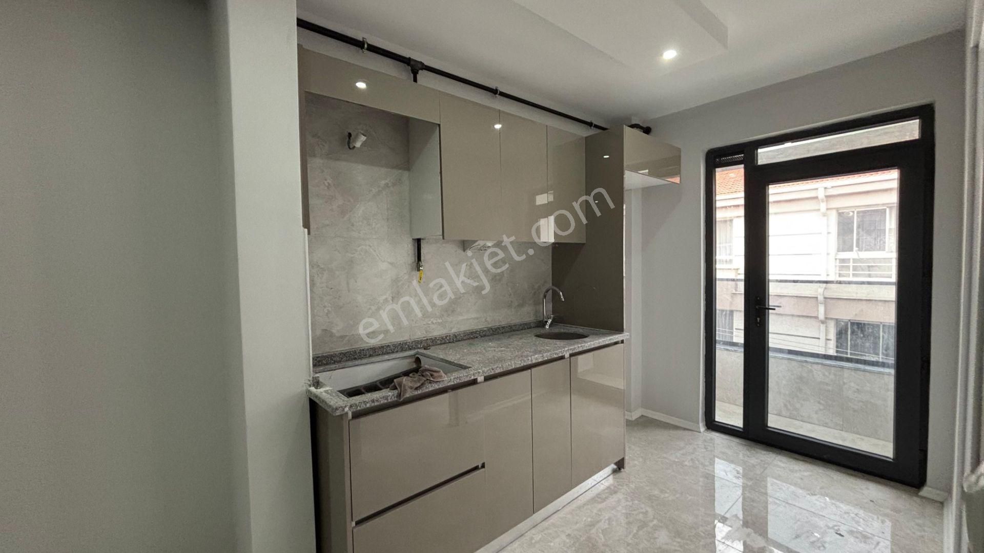 Recep Ümit'ten Emek Mah.ertaş Cad.yakını Balkonlu 1+1 Satılık Daire (1 Haftalık Geçerli Fiyat)! - Görsel 5