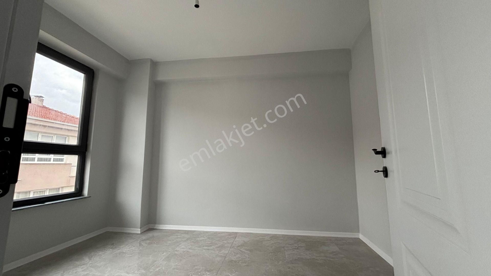 Recep Ümit'ten Emek Mah.ertaş Cad.yakını Balkonlu 1+1 Satılık Daire (1 Haftalık Geçerli Fiyat)! - Görsel 17