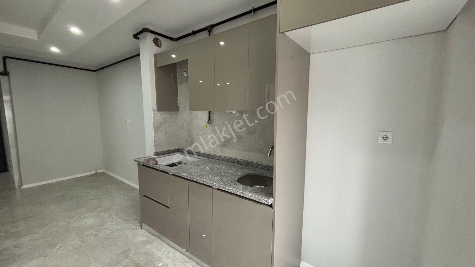 Recep Ümit'ten Emek Mah.ertaş Cad.yakını Balkonlu 1+1 Satılık Daire (1 Haftalık Geçerli Fiyat)! - Görsel 4