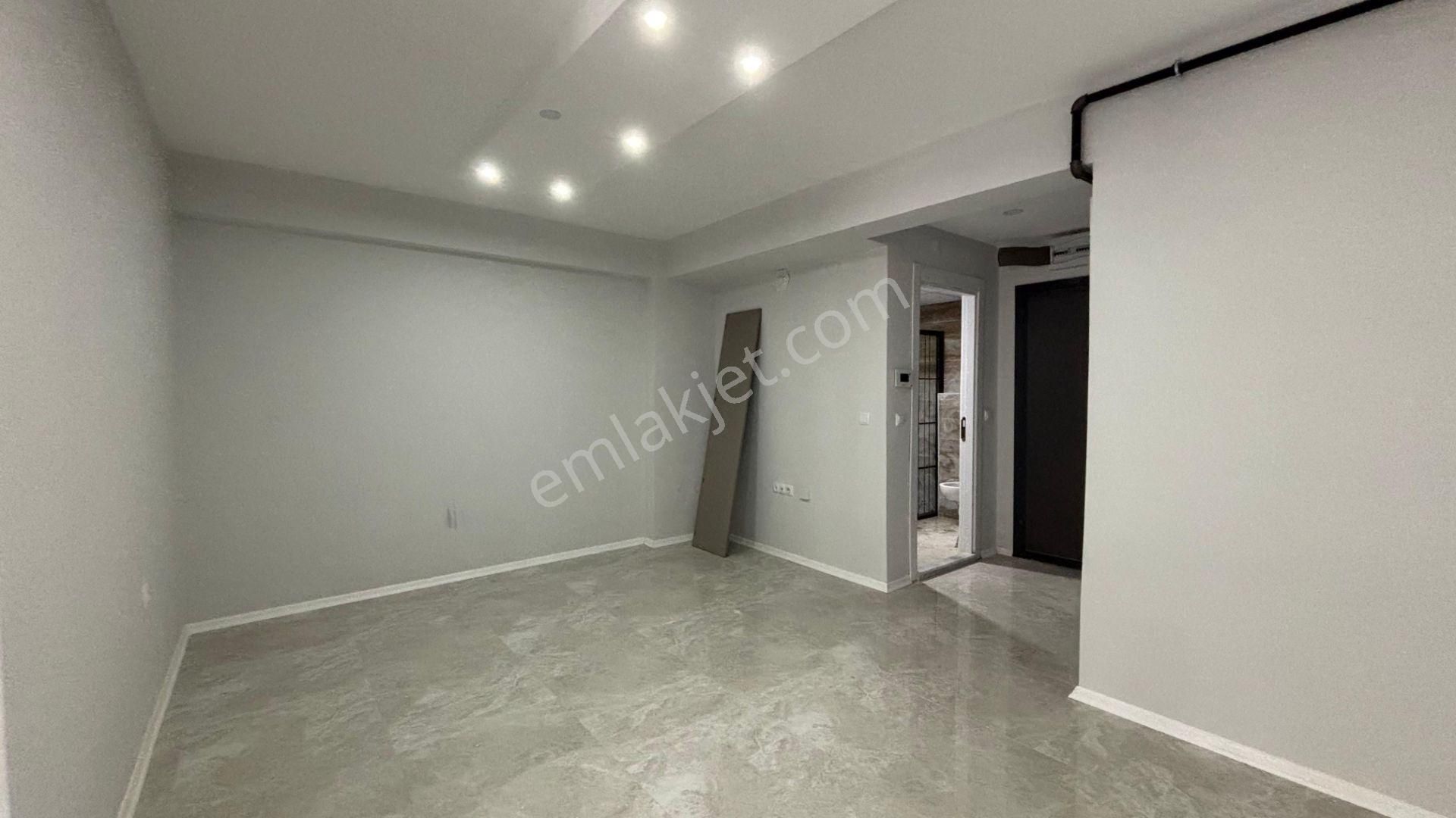 Recep Ümit'ten Emek Mah.ertaş Cad.yakını Balkonlu 1+1 Satılık Daire (1 Haftalık Geçerli Fiyat)! - Görsel 15