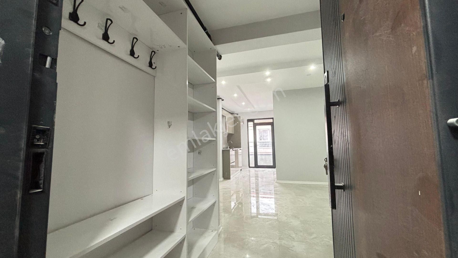 Recep Ümit'ten Emek Mah.ertaş Cad.yakını Balkonlu 1+1 Satılık Daire (1 Haftalık Geçerli Fiyat)! - Görsel 2