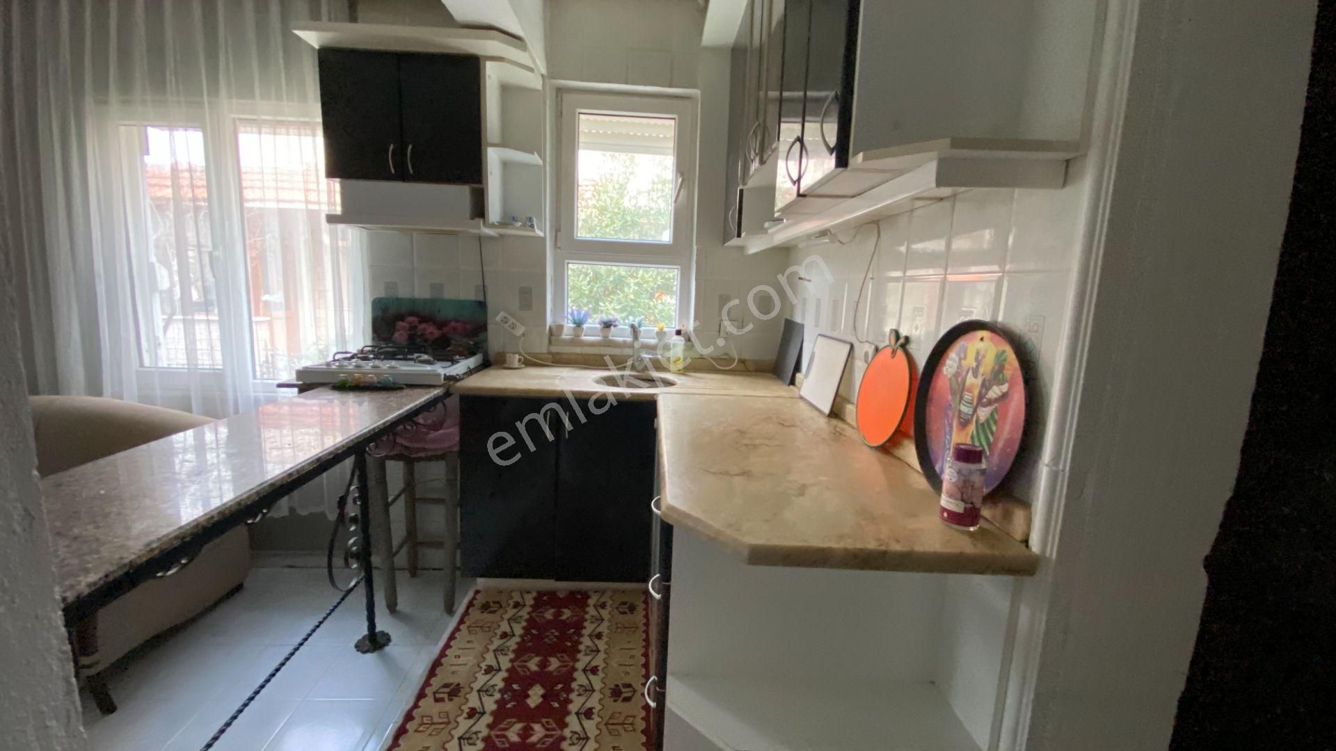 Ayvalık Cunda'da Deniz Manzaralı, Bahçeli Satılık Villa - Görsel 8