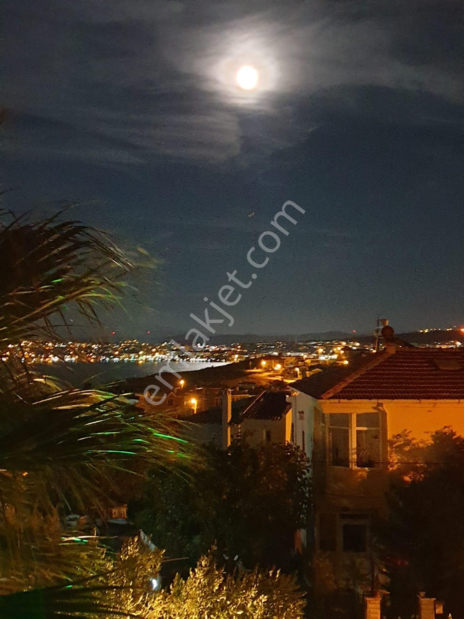 Ayvalık Cunda'da Deniz Manzaralı, Bahçeli Satılık Villa - Görsel 15