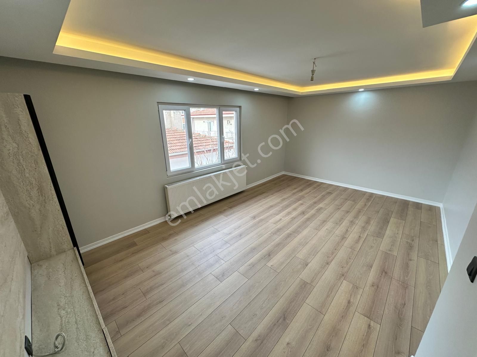 İstasyon Mahallesinde Geniş M2 Lüks Yapılı 3+1 Satılık Daire - Görsel 8