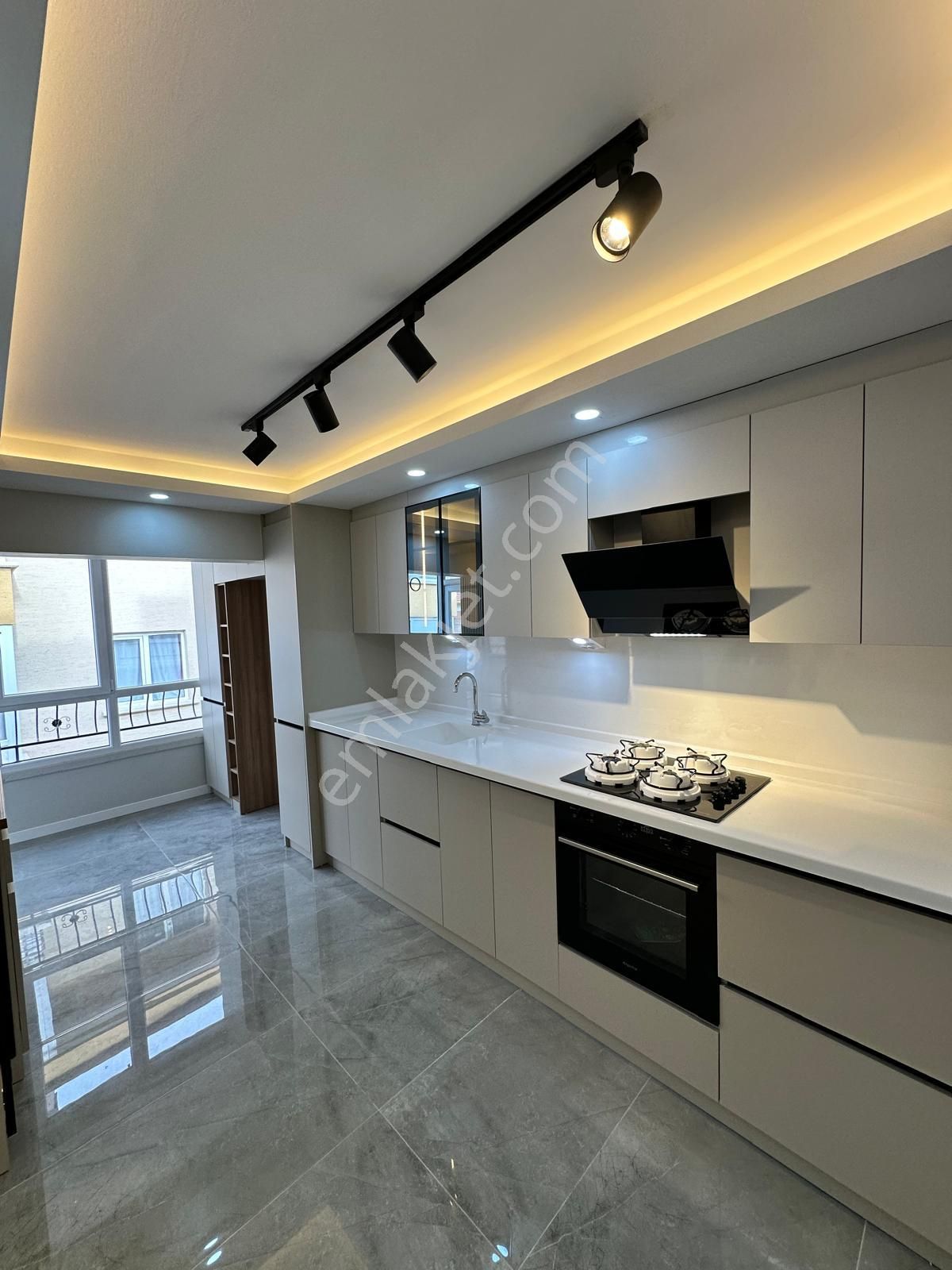İstasyon Mahallesinde Geniş M2 Lüks Yapılı 3+1 Satılık Daire - Görsel 5