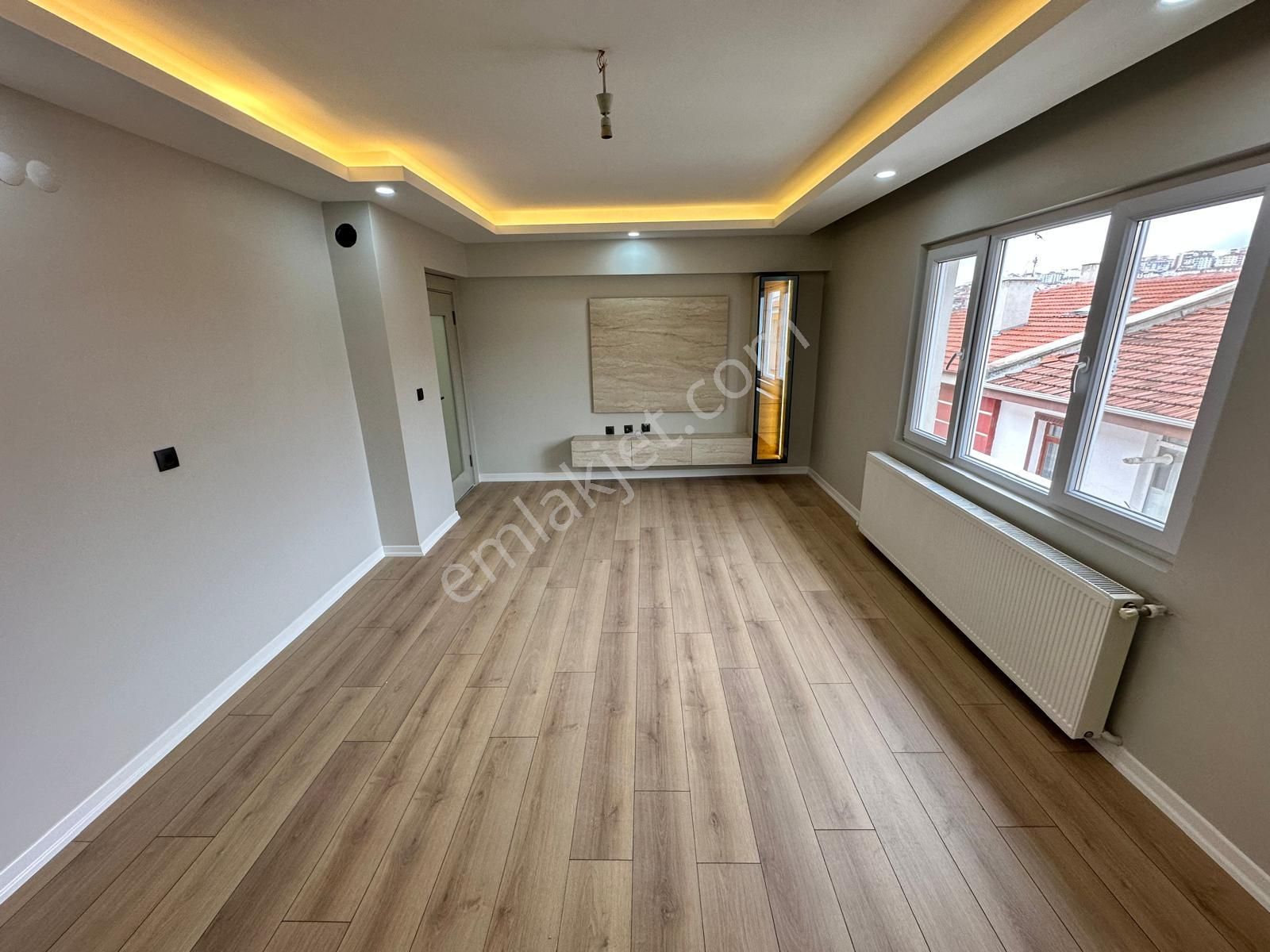 İstasyon Mahallesinde Geniş M2 Lüks Yapılı 3+1 Satılık Daire - Görsel 13