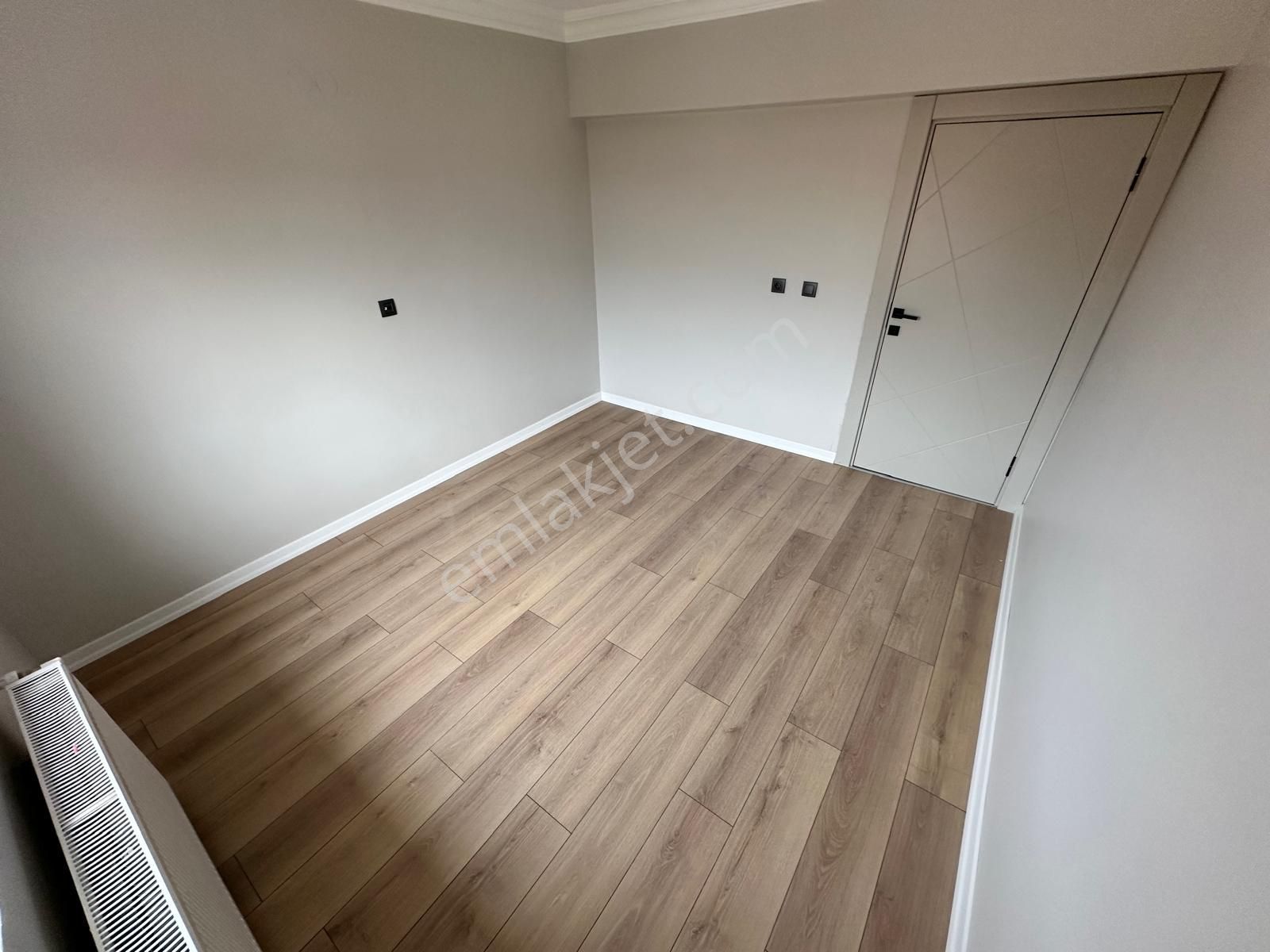 İstasyon Mahallesinde Geniş M2 Lüks Yapılı 3+1 Satılık Daire - Görsel 21