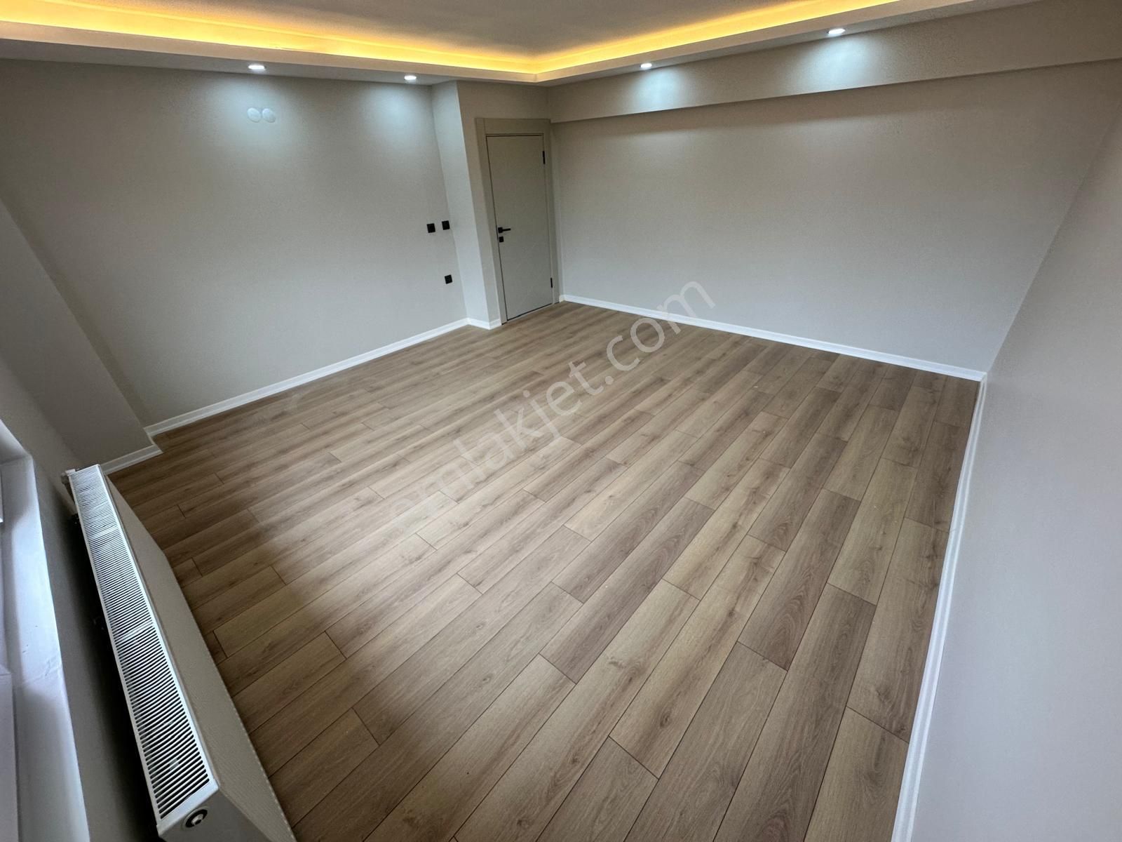İstasyon Mahallesinde Geniş M2 Lüks Yapılı 3+1 Satılık Daire - Görsel 32