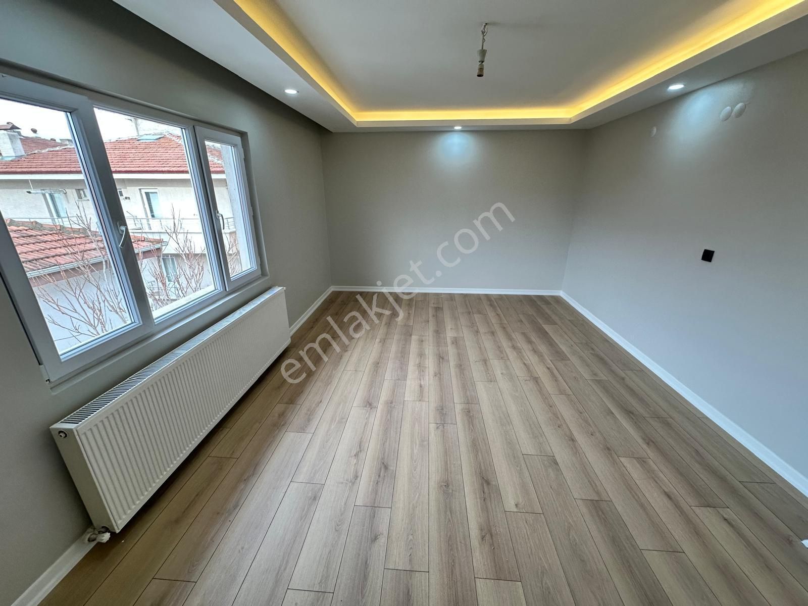 İstasyon Mahallesinde Geniş M2 Lüks Yapılı 3+1 Satılık Daire - Görsel 10