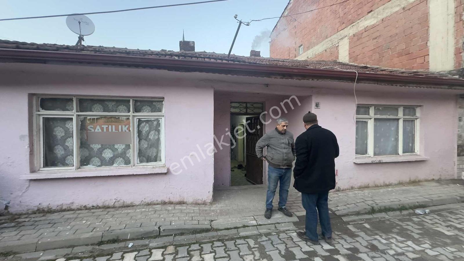 Alanyurt'da Uygun Fiyatlı 105m2 Arsa Acil Satılık - Görsel 2