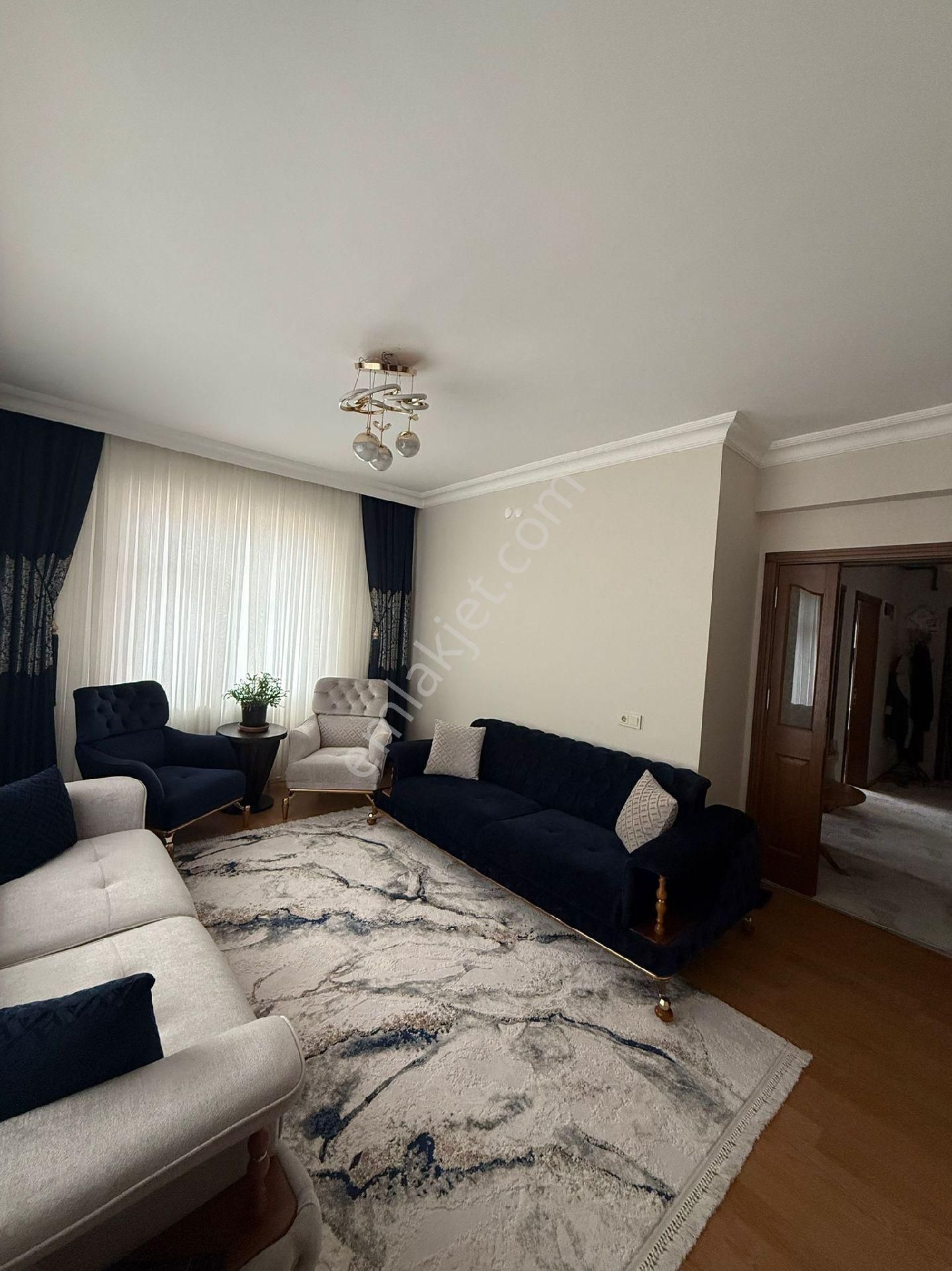 Emin Gyo'dan Akyıldız Sitesinde 2+1 Ara Kat Satılık Daire