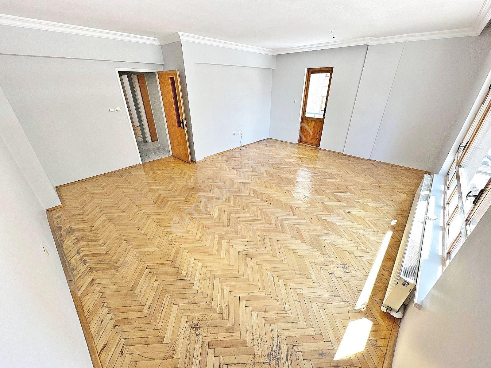 Veranka'dan Gazze Cad. Antares Avm Ve Şehir Hastanesi Yakını Acil Satılık 3+1 Daire - Görsel 4