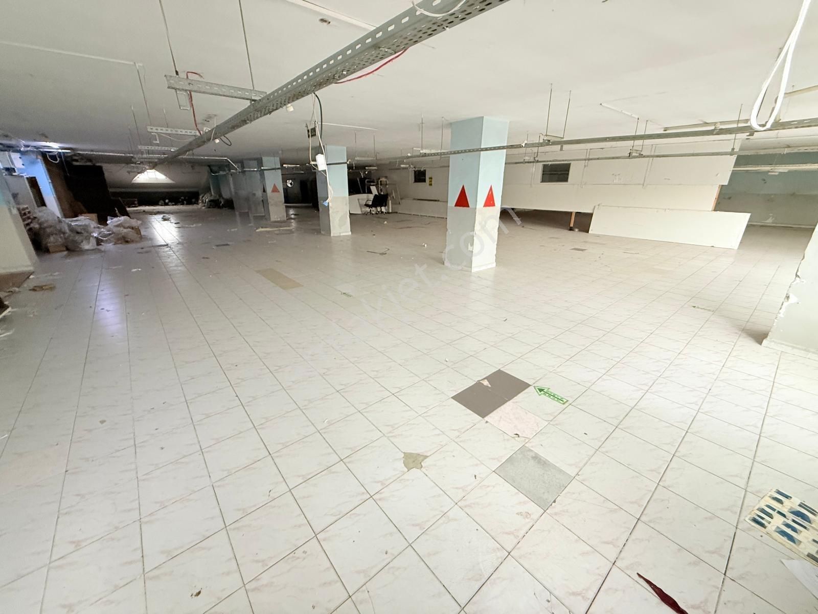 Pusula İnş.tan 1100m2 Tramvay Caddesinde Yük Asansörlü İş Yeri - Görsel 4