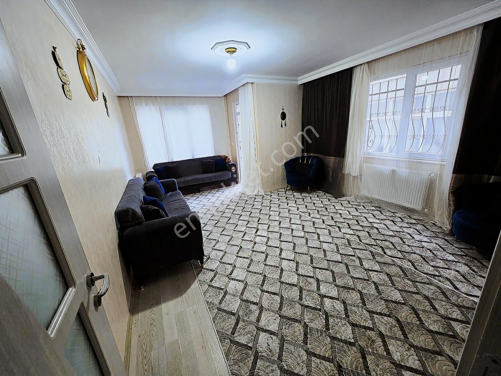 Tramvaya Ve Metro Yakın Yeni Binada 2+1 Odalı Krediye Uygun