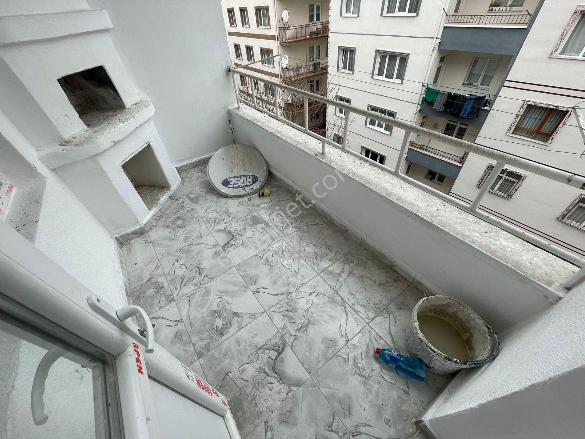 Sincan Plevne'de Arakatta Ebeveyn Banyolu Ultralüx Trene Yakın Emsalsiz Geniş Daire - Görsel 26