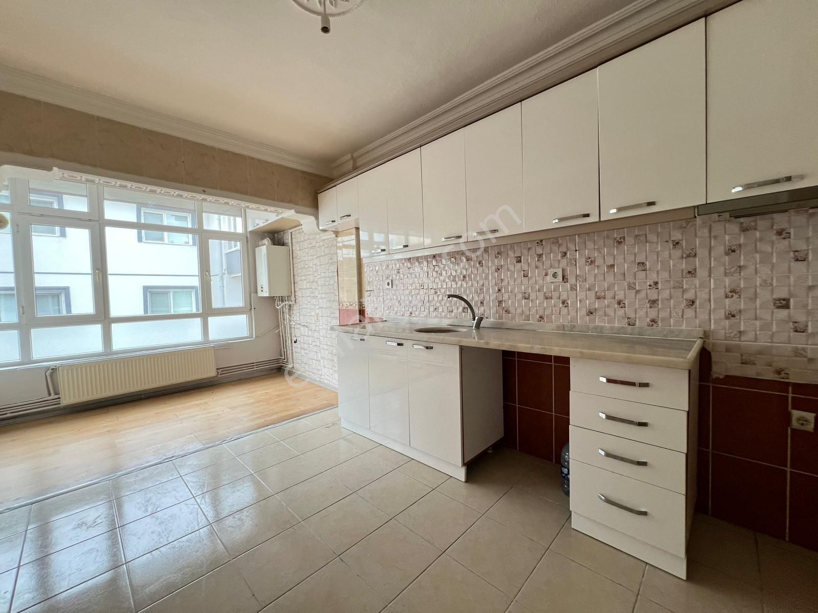 Engin Emlak'tan Azmi Ertuğrul İlkokul Yakını Kiler'li 3+1