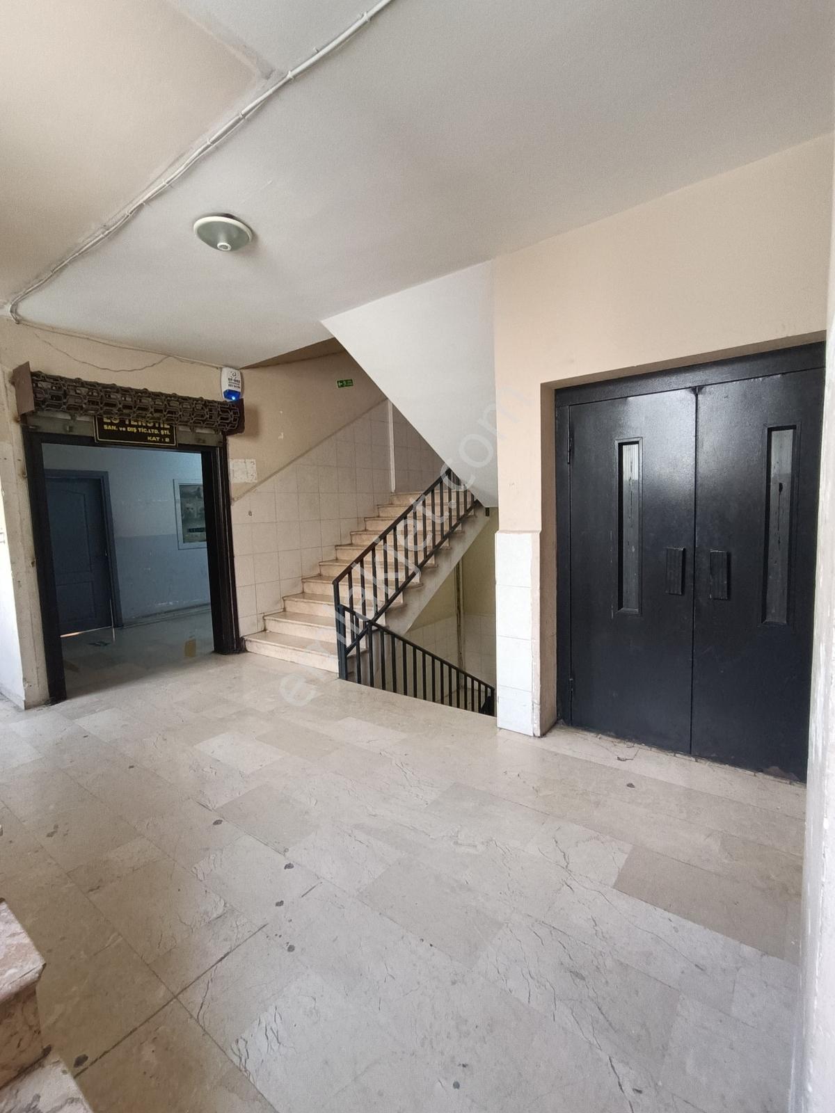 Bağcılarda Kiralık İşyeri Showroom,kesimhane, Ofis Ve Depo Uygun - Görsel 18