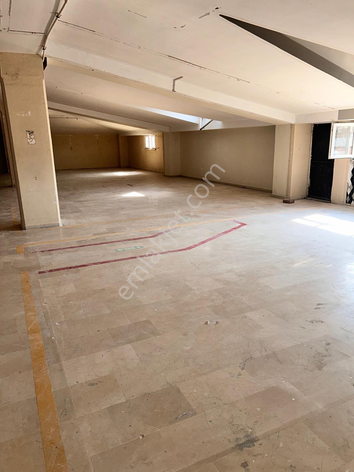 Bağcılarda Kiralık İşyeri Showroom,kesimhane, Ofis Ve Depo Uygun - Görsel 15