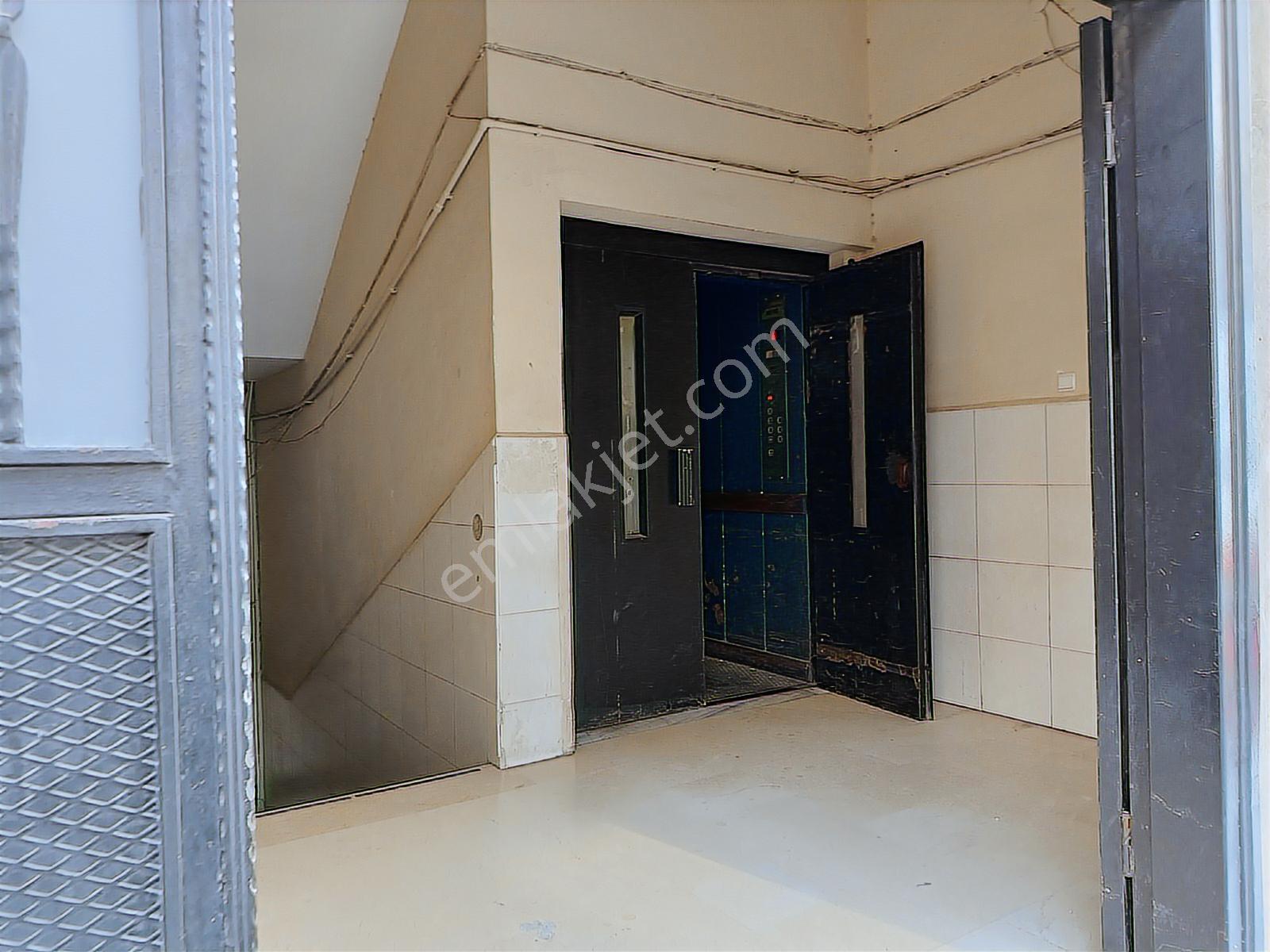 Bağcılarda Kiralık İşyeri Showroom,kesimhane, Ofis Ve Depo Uygun - Görsel 17