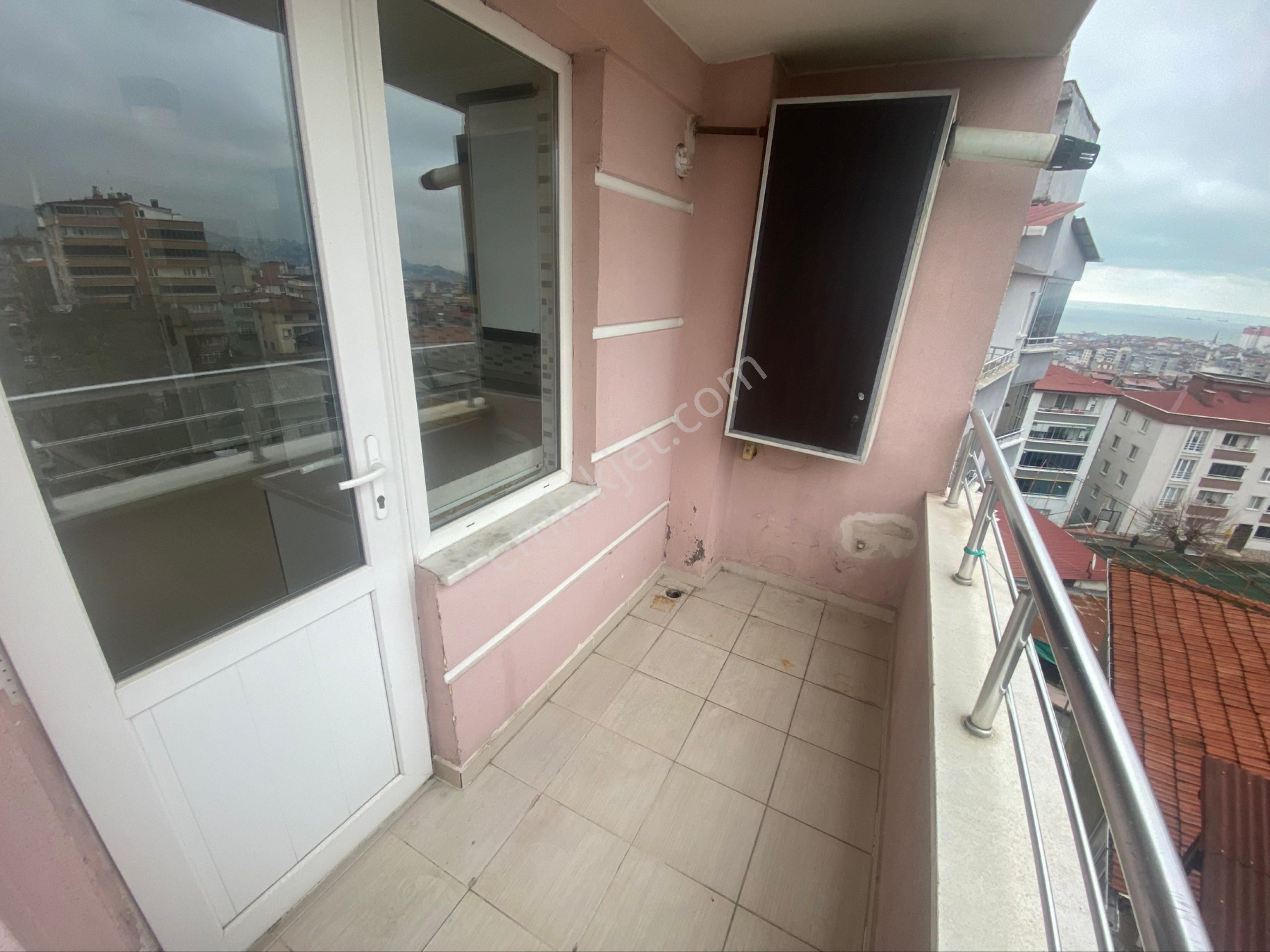 Furkan Emlak’tan İlyasköy Mah. 3+1 5.kat Arakat 130m2 Çift Balkonlu 12 Yıllık Fırsat Daire - Görsel 6