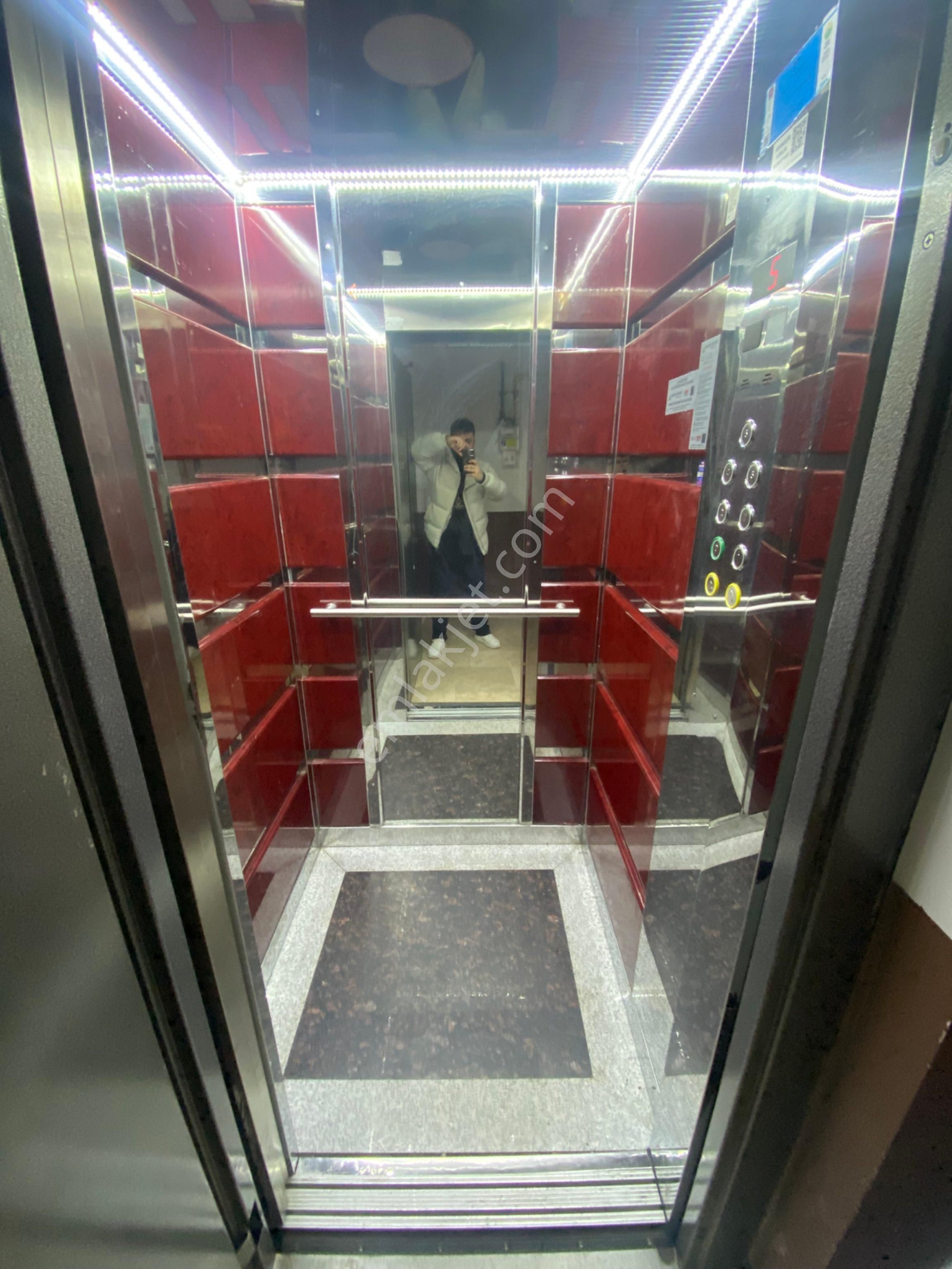 Furkan Emlak’tan İlyasköy Mah. 3+1 5.kat Arakat 130m2 Çift Balkonlu 12 Yıllık Fırsat Daire - Görsel 32