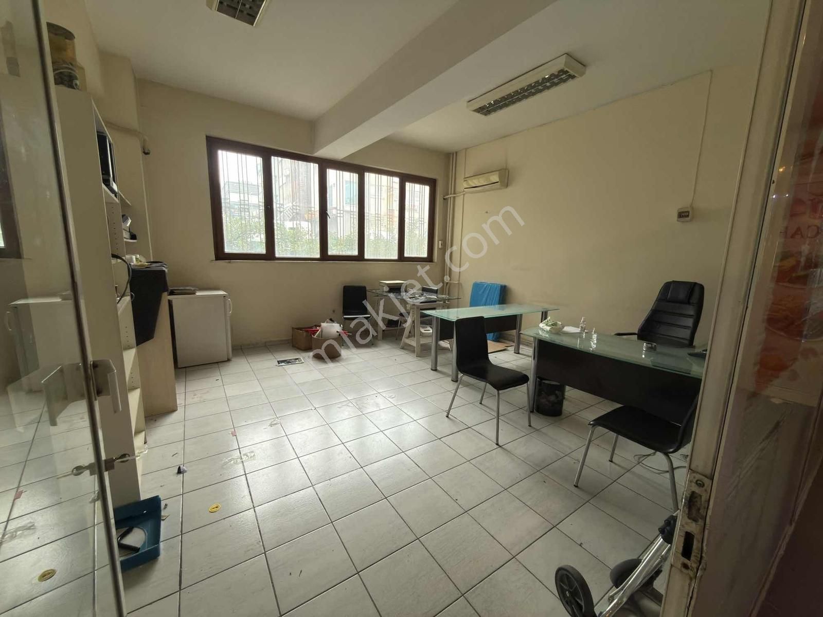 Merter Merkezde Han İçi 30 M² Kiralık Dükkan - Görsel 8