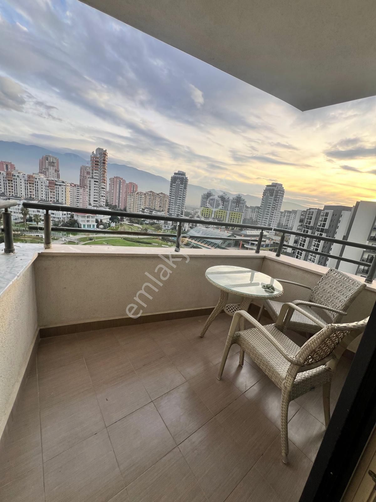 Rt Safir'den Bursa Modernde 3+1 Ful Eşyalı Satılık Arakat Daire - Görsel 3