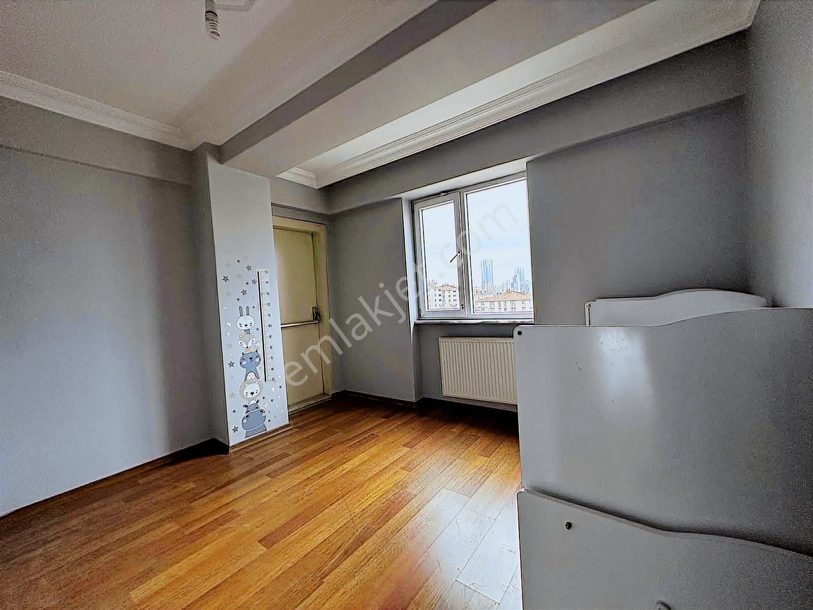 10 Katlı Bina Çift Bloklu Sitede 2+1 5. Kat Daire - Görsel 5