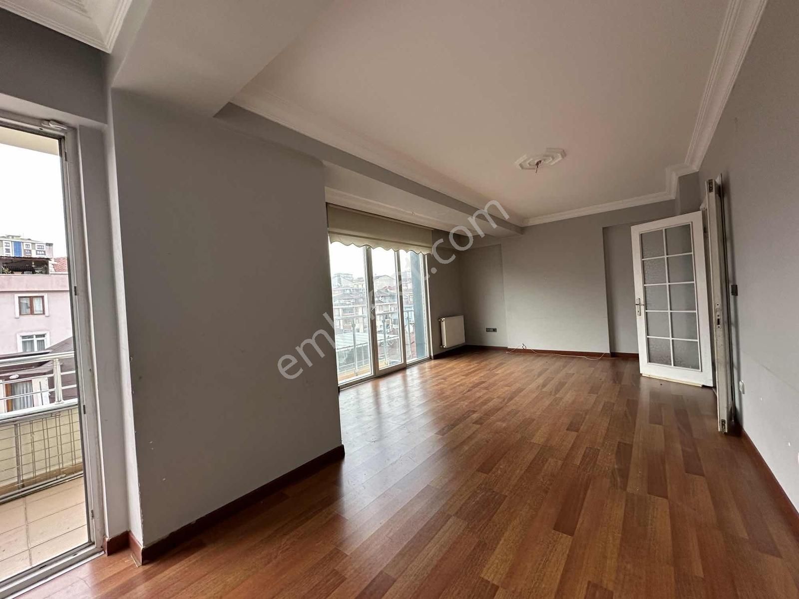 10 Katlı Bina Çift Bloklu Sitede 2+1 5. Kat Daire - Görsel 9