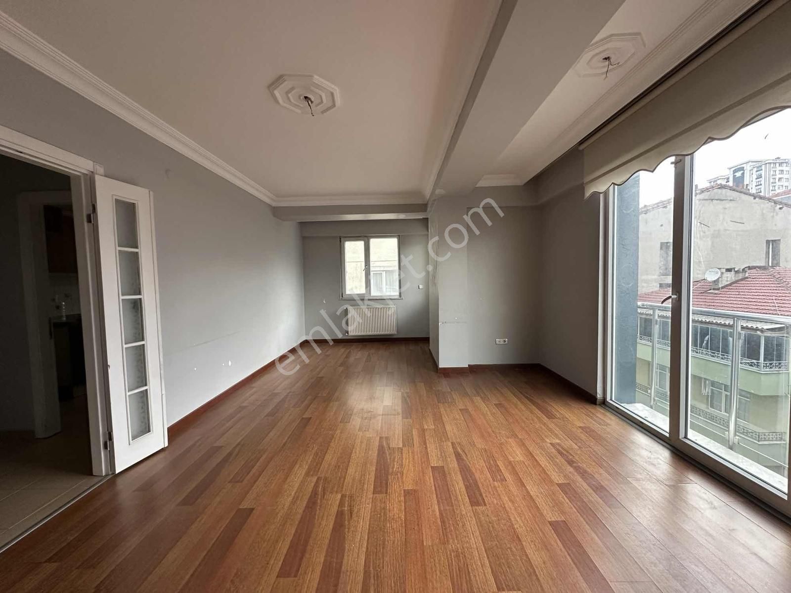 10 Katlı Bina Çift Bloklu Sitede 2+1 5. Kat Daire