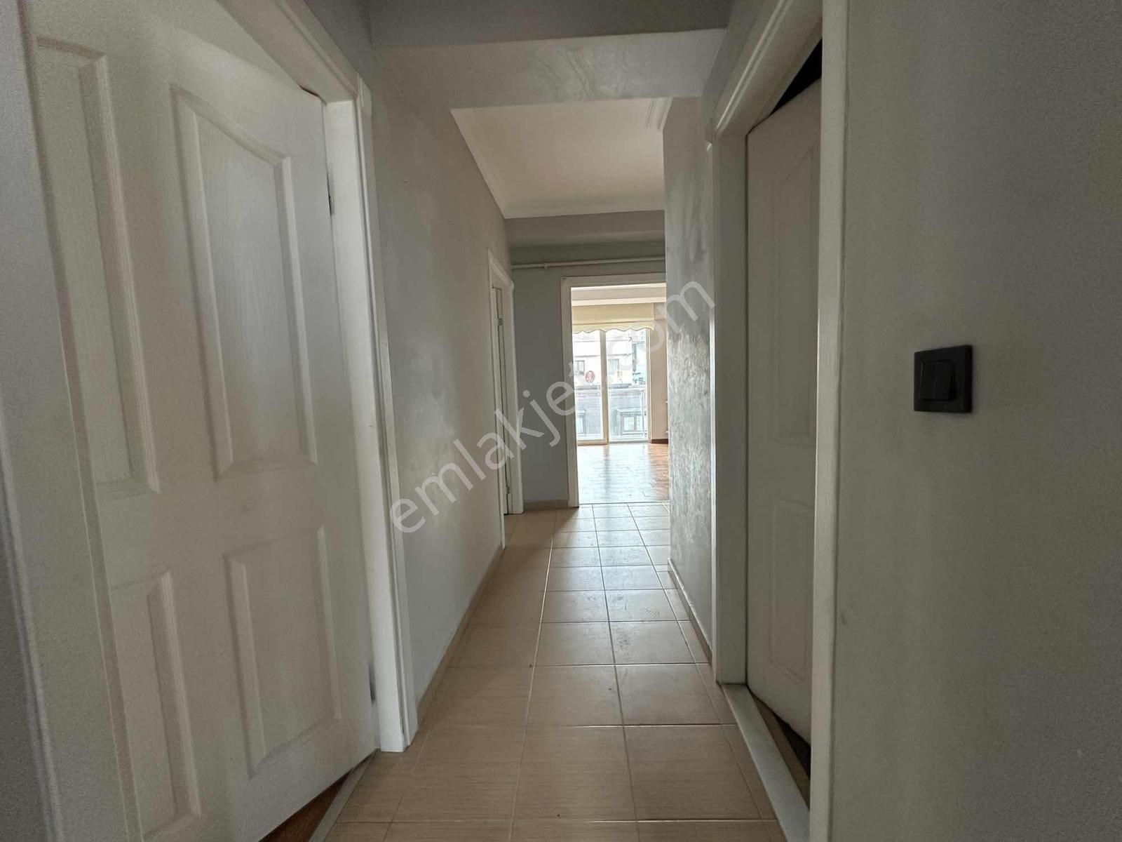 10 Katlı Bina Çift Bloklu Sitede 2+1 5. Kat Daire - Görsel 21