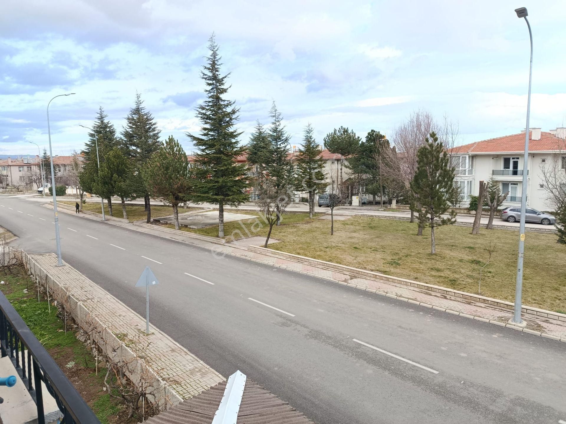 Afyon Tezcan Emlaktan Fatih Mahallesinde Müstakil Tadında 2+1 Daire - Görsel 23