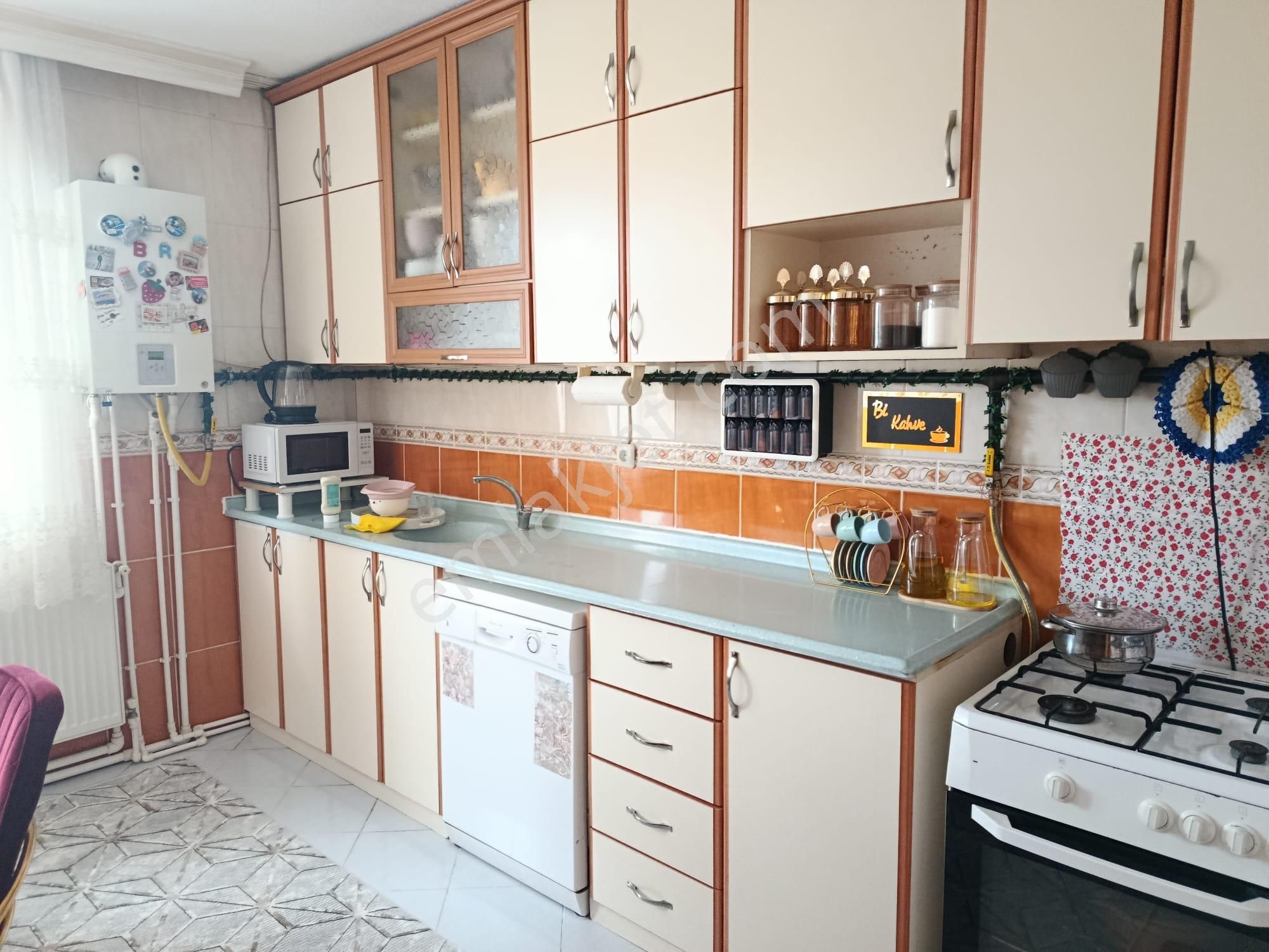 Afyon Tezcan Emlaktan Fatih Mahallesinde Müstakil Tadında 2+1 Daire - Görsel 8