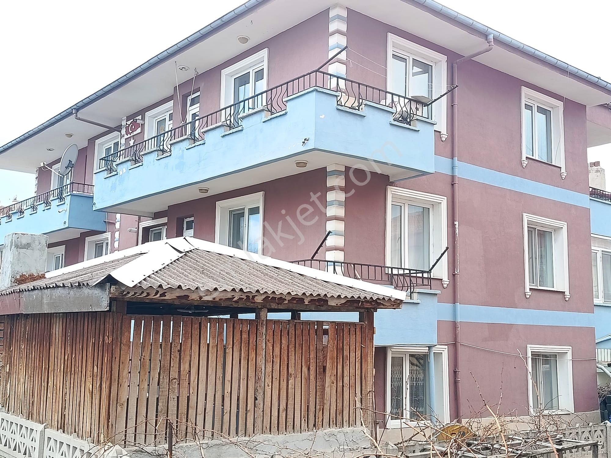 Afyon Tezcan Emlaktan Fatih Mahallesinde Müstakil Tadında 2+1 Daire - Görsel 26