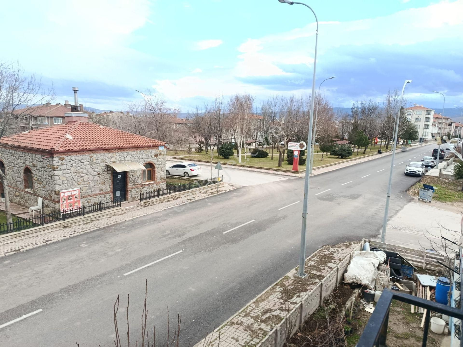 Afyon Tezcan Emlaktan Fatih Mahallesinde Müstakil Tadında 2+1 Daire - Görsel 20