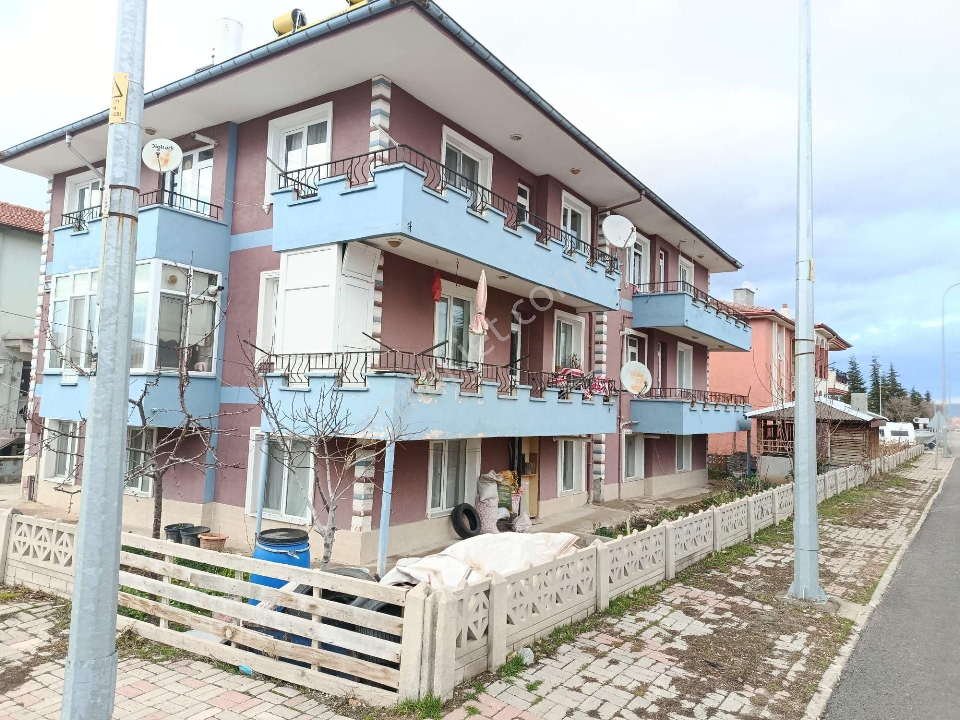 Afyon Tezcan Emlaktan Fatih Mahallesinde Müstakil Tadında 2+1 Daire - Görsel 25