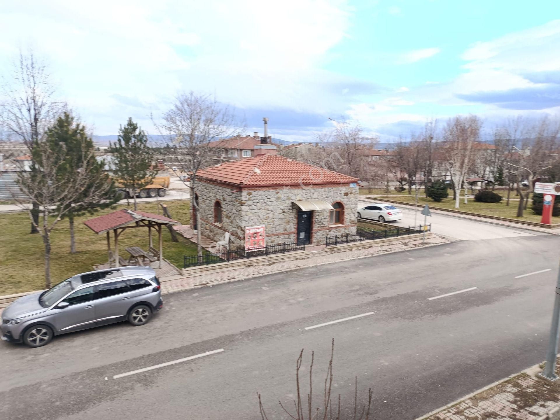 Afyon Tezcan Emlaktan Fatih Mahallesinde Müstakil Tadında 2+1 Daire - Görsel 21