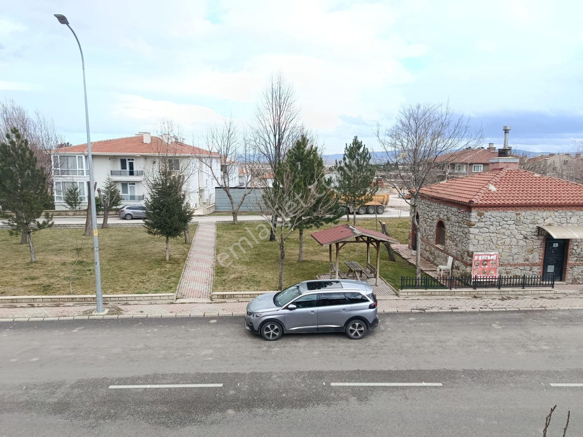 Afyon Tezcan Emlaktan Fatih Mahallesinde Müstakil Tadında 2+1 Daire - Görsel 19