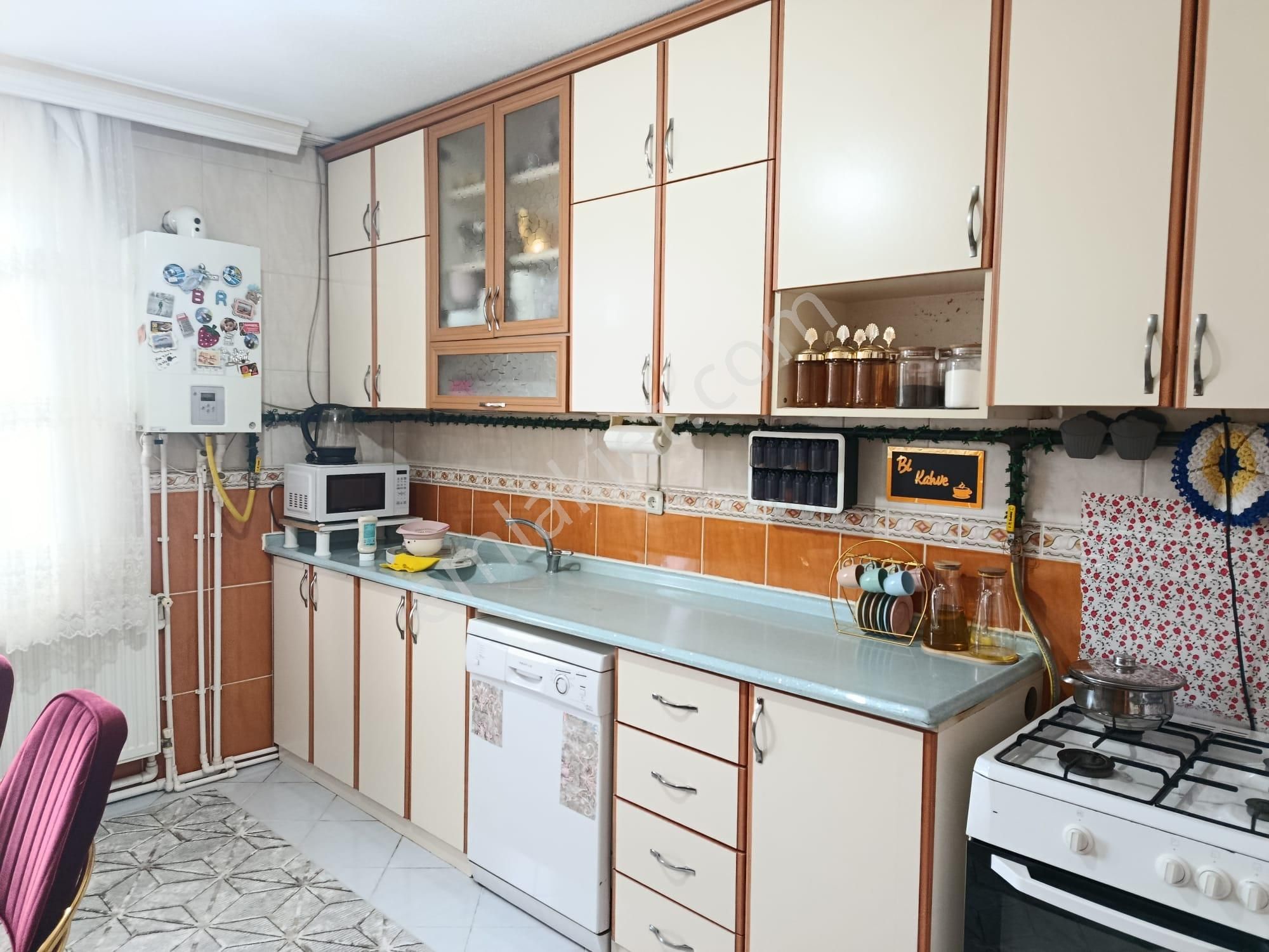 Afyon Tezcan Emlaktan Fatih Mahallesinde Müstakil Tadında 2+1 Daire - Görsel 6