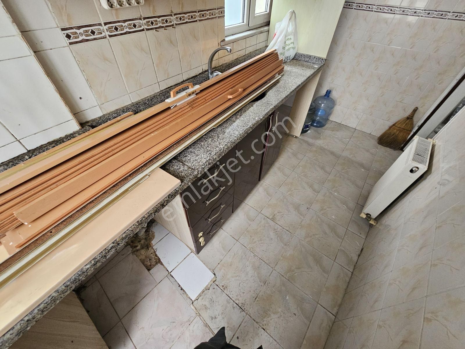 Kocamustafapaşa 2.ara Kat 80mk 2+1kombili Boya Badanalı 30.000tl - Görsel 7
