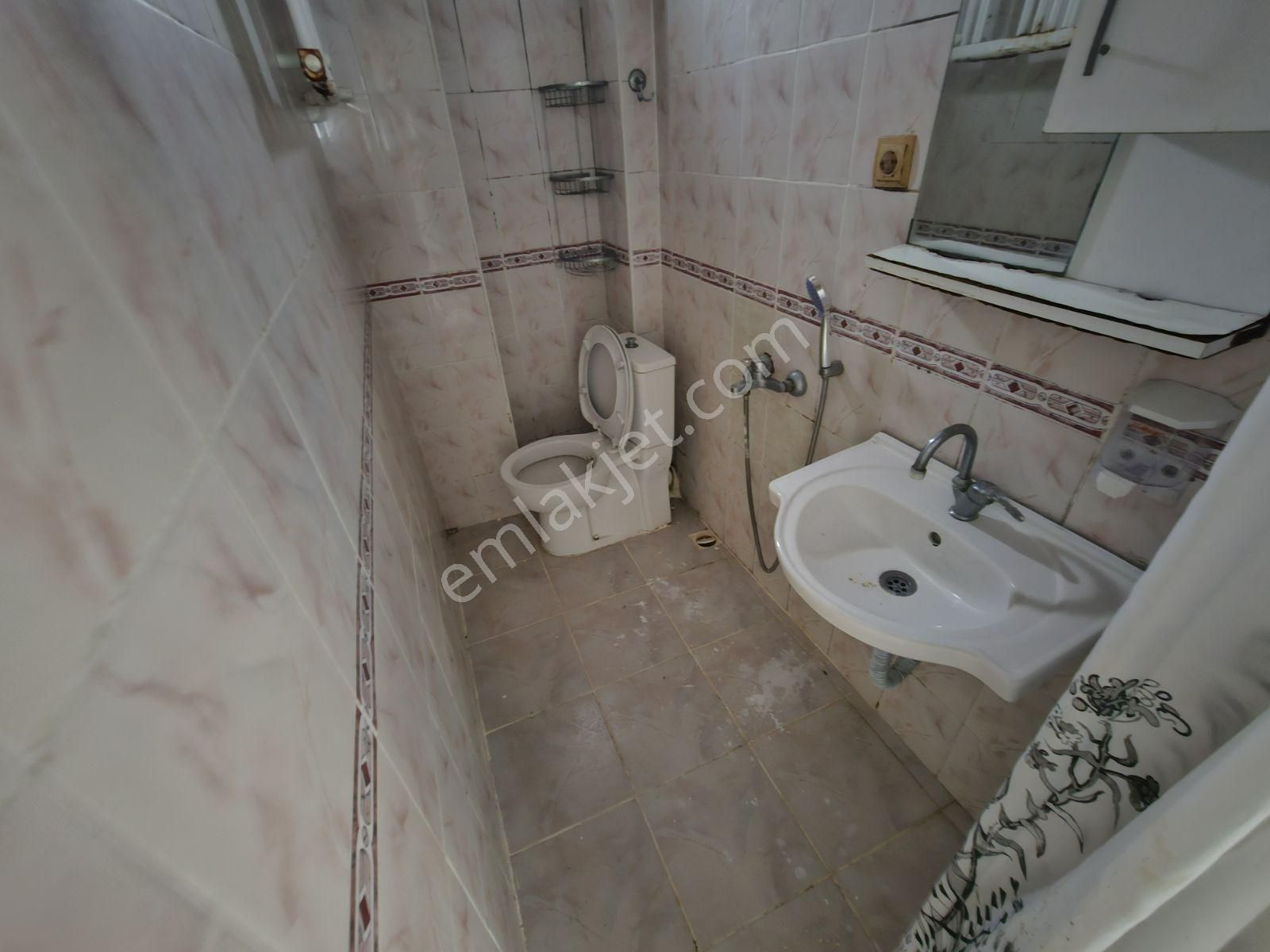 Kocamustafapaşa 2.ara Kat 80mk 2+1kombili Boya Badanalı 30.000tl - Görsel 22